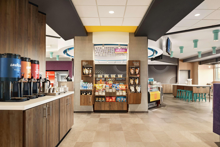 Public Area 2, Tru By Hilton Milwaukee Brookfield, Waukesha