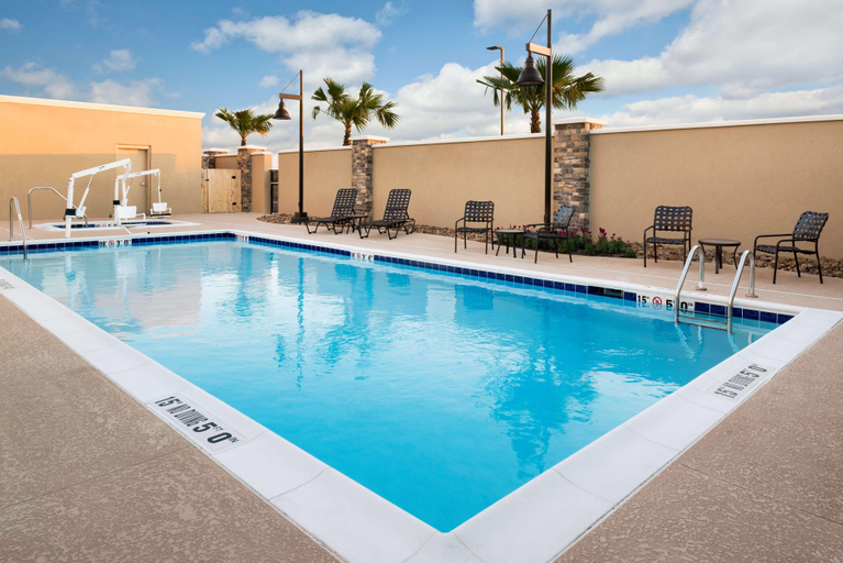 Sport & Beauty, Hampton Inn and Suites Corpus Christi, Nueces