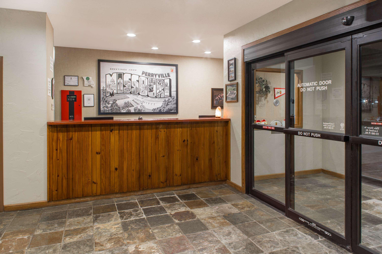 Public Area 2, Super 8 by Wyndham Perryville, Perry