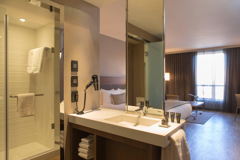Bathroom 4, Ac Hotel Kansas City Plaza, Kansas City