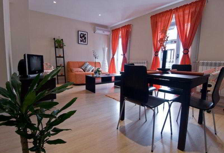 Bedroom 2, Fuencarral Apartments, Madrid