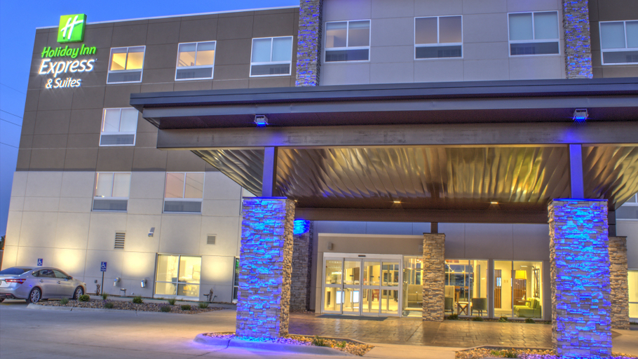 Exterior & Views 5, Holiday Inn Express & Suites SPENCER by IHG, Clay