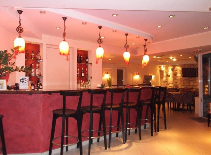 Public Area 4, 9 Queens Spa Hotel, Central Greece
