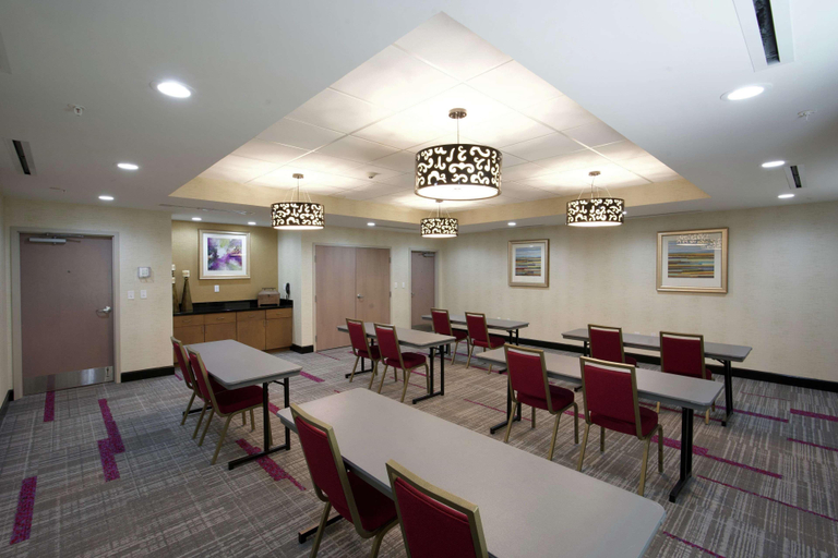 Food & Drinks 5, Hampton Inn & Suites Ridgeland, Madison