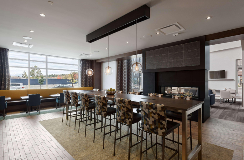 Food & Drinks 4, Hampton Inn & Suites Quebec City/ Saint-Romuald, Les Chutes-de-la-Chaudière