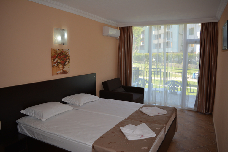 Bedroom 3, Hotel Riva - All Inclusive, Nesebar