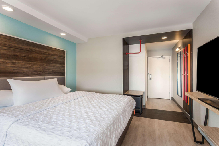 Bedroom 3, Tru by Hilton Madison West, Dane