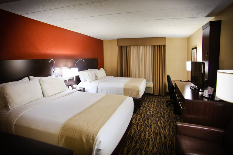 Bedroom 2, Pearl street hotel & Suites- Downtown, La Crosse