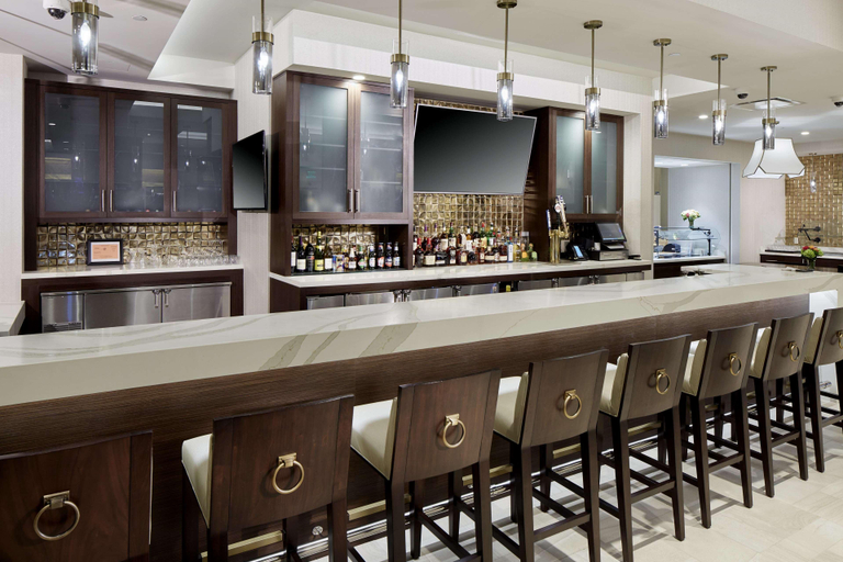 Food & Drinks 5, Hilton Garden Inn Roslyn, Nassau