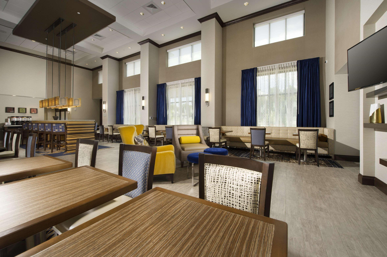 Public Area 2, Hampton Inn & Suites By Hilton Falls Church, Fairfax
