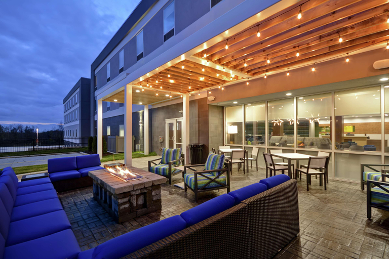 Public Area 2, Home2 Suites by Hilton Grand Rapids North, Kent