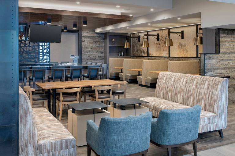 Food & Drinks 5, Delta Hotels Seattle Everett, Snohomish