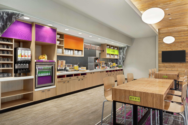 Food & Drinks 5, Home2 Suites by Hilton Colorado Springs South, El Paso