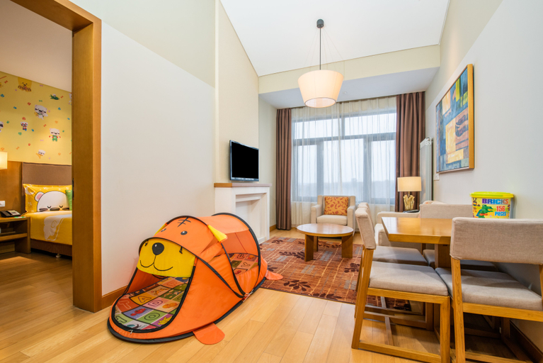 Bedroom 2, Holiday Inn Changbaishan Suite, Baishan