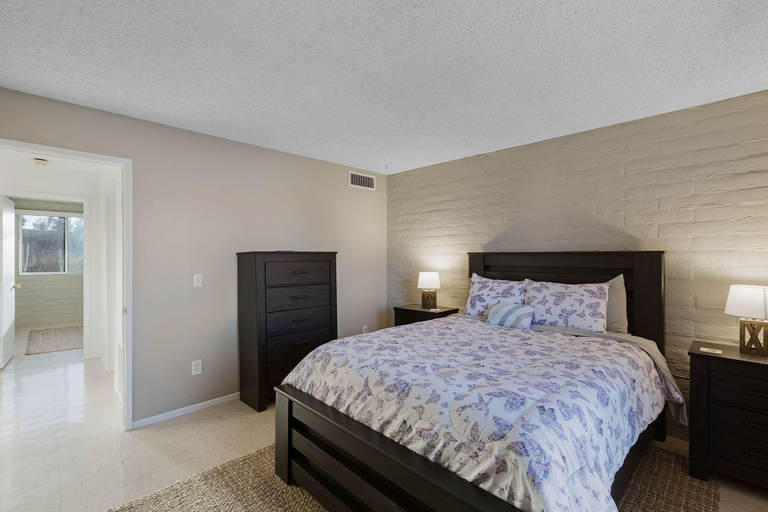 Bedroom 1, Sitting Pretty 2 BR by Casago, Pima