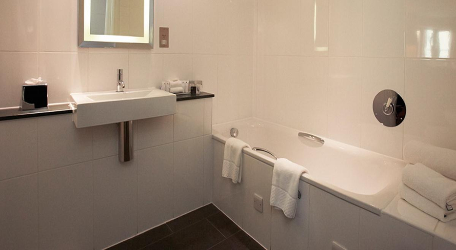Bathroom 5, Salthouse Harbour Hotel and Spa, Suffolk
