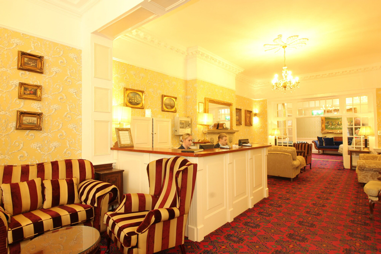 Castle Hotel,