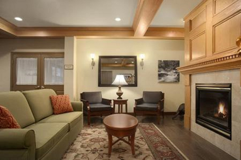 Public Area 2, Country Inn & Suites by Radisson, Dundee, MI, Monroe