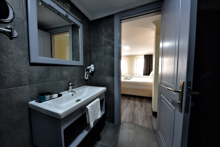 Bathroom 4, Almina Inn Hotel, Fatih