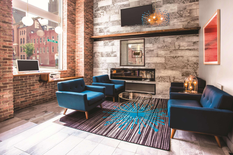 Public Area 2, La Quinta Inn & Suites by Wyndham Baltimore Downtown, Baltimore