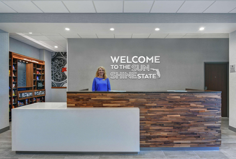 Public Area 2, Hampton Inn & Suites Middleburg, Clay