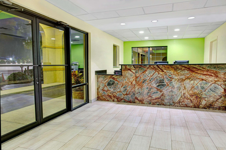 Public Area 2, Ocean Breeze Inn, Saint Johns