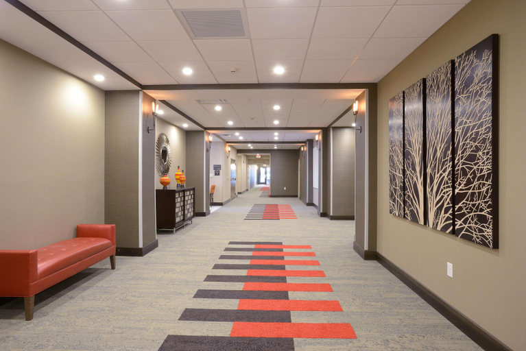 Public Area, Hampton Inn & Suites Cincinnati / Kenwood, Hamilton