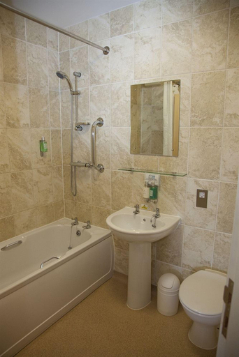 Bathroom 4, Boston West Hotel, Lincolnshire
