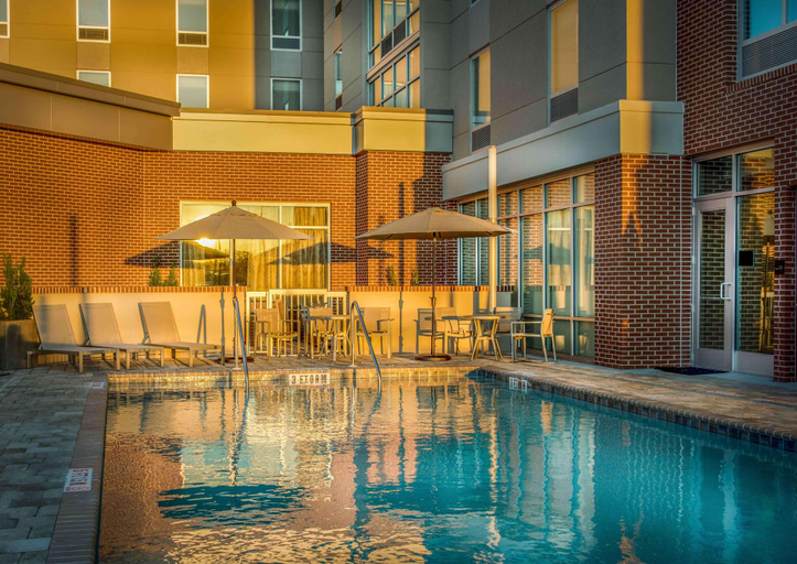 Food & Drinks 5, Hampton Inn & Suites Tallahassee CapitolUniversity, Leon