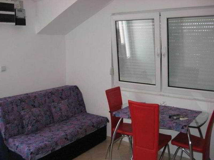 Others 4, Apartments Markovic