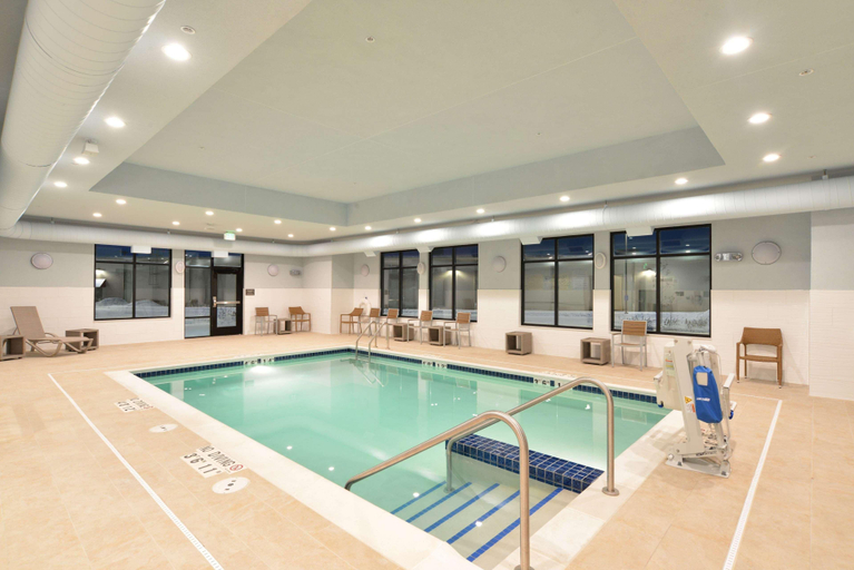 Sport & Beauty 5, Hampton Inn & Suites Menomonie, Dunn