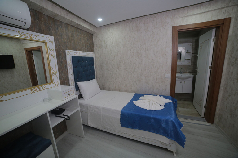 Bedroom 4, hotel aksaray istanbul, Fatih