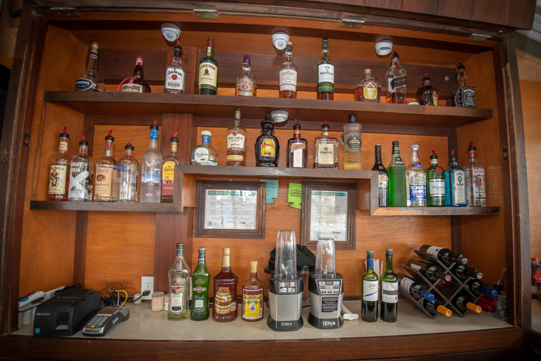Food & Drinks 5, Bella Vista Resort