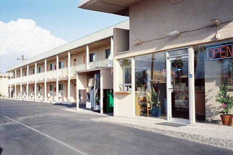 Exterior & Views 1, Stone Inn, Pima