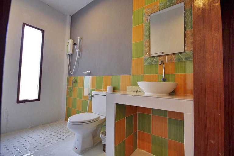 Bathroom, Again at Naiharn Beach Resort, Pulau Phuket