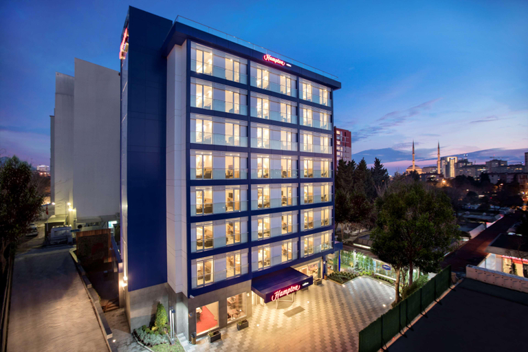 Exterior & Views
