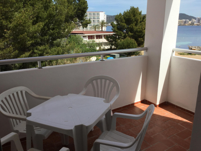 Bedroom 3, Apartamentos Alba, Baleares