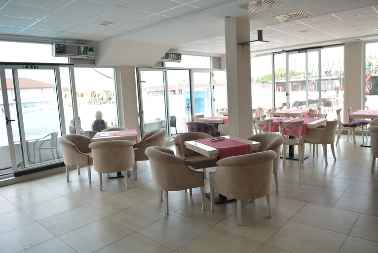 Food & Drinks 5, Flamingo Resort, Belgrade