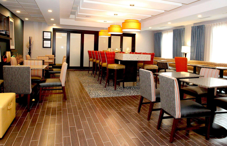 Public Area 2, Hampton Inn Suffolk, Suffolk