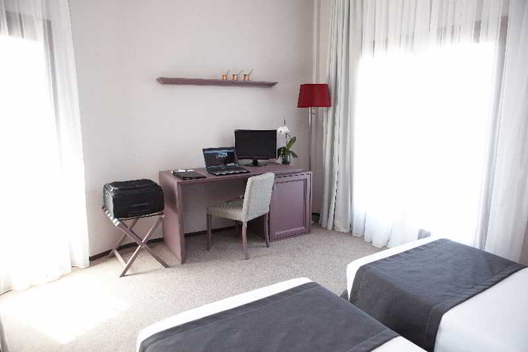 Bedroom 3, Rodopi Hotel, East Macedonia and Thrace