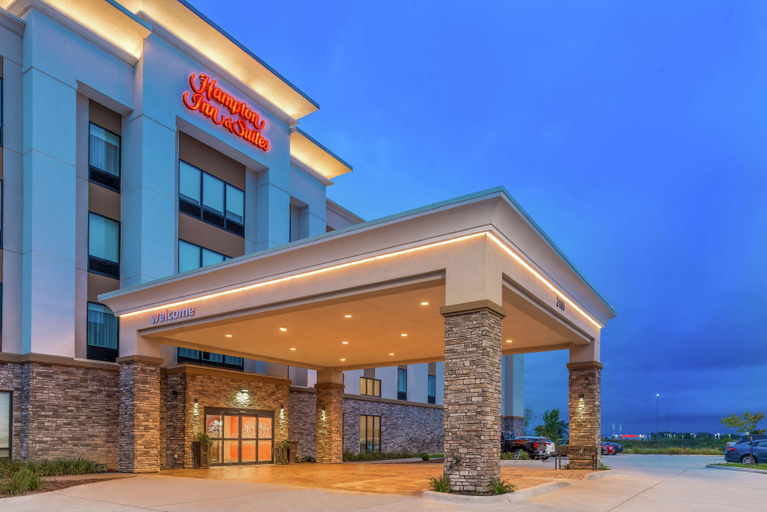Exterior & Views 2, Hampton Inn & Suites Ame, Story