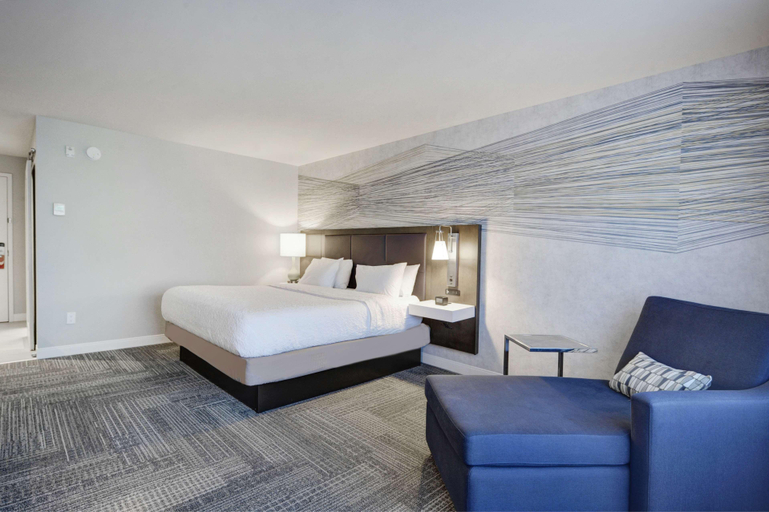 Bedroom 3, Hampton Inn & Suites Quebec City/ Saint-Romuald, Les Chutes-de-la-Chaudière