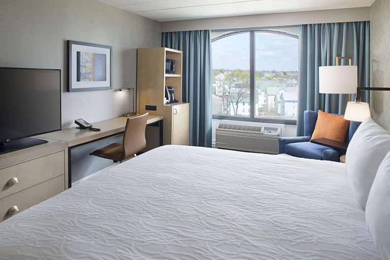 Bedroom 4, Hilton Garden Inn Providence, Providence