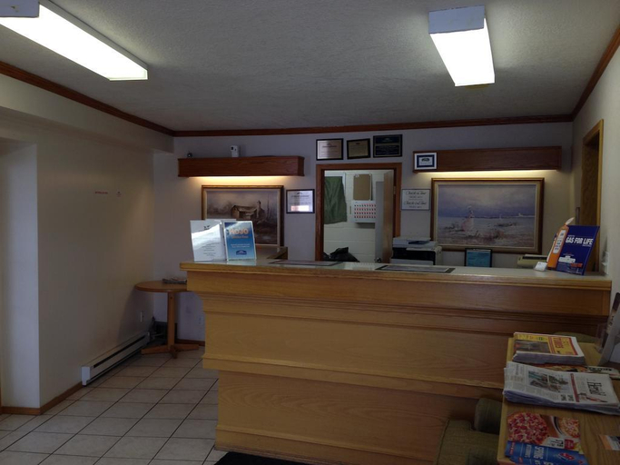 Public Area 2, Knights Inn Lethbridge, Division No. 2
