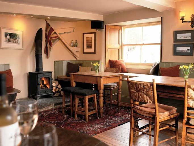 Others 4, Kings Head Inn, Gloucestershire