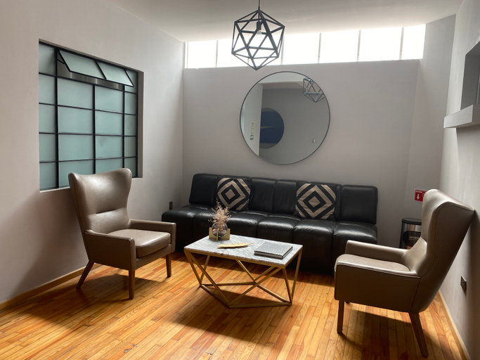 Others 5, Suites Alcazar, Mexico City