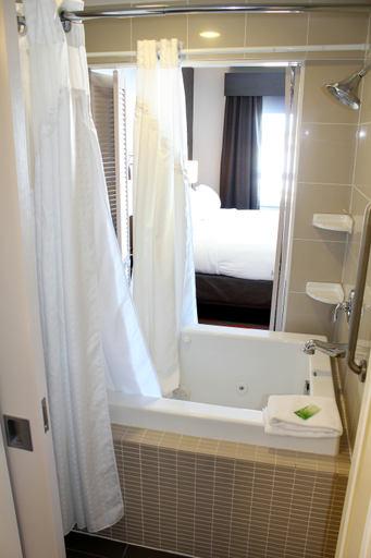 Bathroom 4, Chateau Inn & Suites Bonnyville, Division No. 12