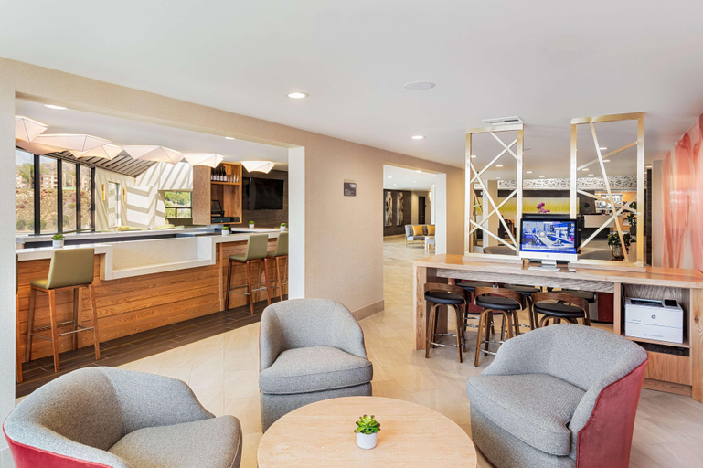Public Area 4, DoubleTree by Hilton Pomona, Los Angeles