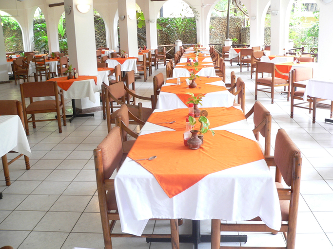Food & Drinks 5, Plaza Beach Hotel, Nyali