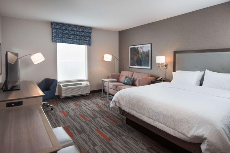 Bedroom 3, Hampton Inn & Suites Wisconsin Dells Lake Delton, Sauk